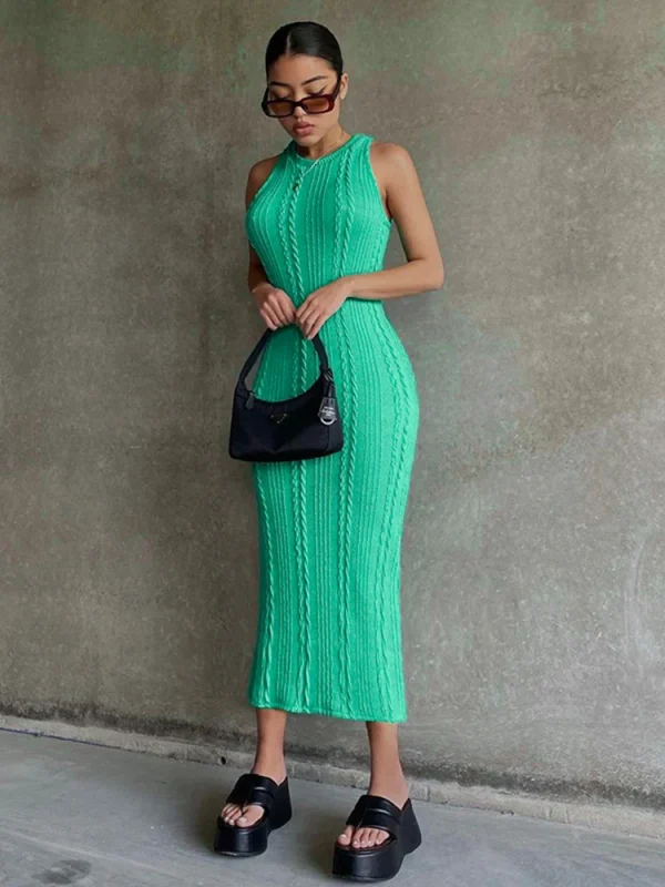 Hugcitar Crochet Sleeveless O-Neck Bodycon Solid Sexy Sweater Dress 2023 Summer Women Streetwear Party Club Elegant Clothing Y2K 2