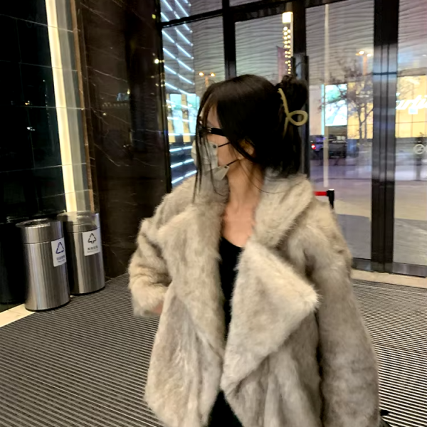 Lautaro Autumn Winter Oversized Loose Casual Luxury Soft Thick Warm Hairy Faux Fox Fur Coat Women Long Sleeve Fluffy Jacket 2024 3
