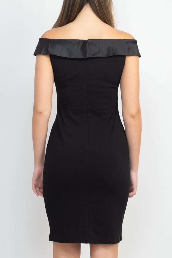 SL Fashion Off Shoulder Sleeveless Bodycon Zipper Back Ruched Bodice Detail Jersey Dress - Image 4