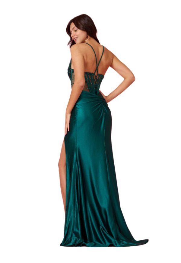 Full‑Length Beaded Gown: Hand‑Crafted Sparkle & Sculpted Fit - Image 2