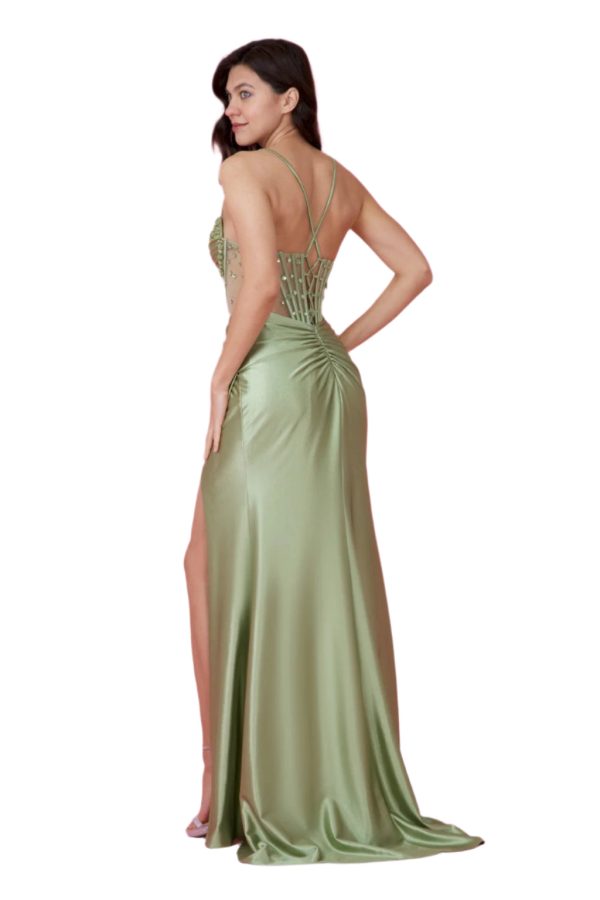 Full‑Length Beaded Gown: Hand‑Crafted Sparkle & Sculpted Fit - Image 5