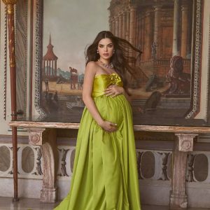Exaggerated Train Dress – Flowing Masterpiece for Size 0-4