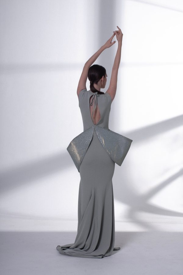 Structured Tie-Back Dress: Classic Tailor, Modern Twist - Image 2