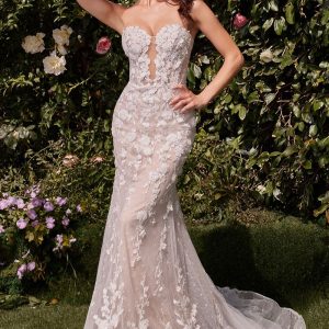 Mermaid Wedding Gown: Strapless Sweetheart & Floral Tulle Drama