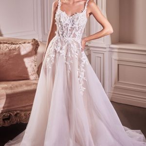 A‑line ball gown with lace straps & layered ivory tulle