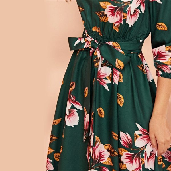 Green Abaya Floral Empire Cut – Versatile Mid‑Calf - Image 2